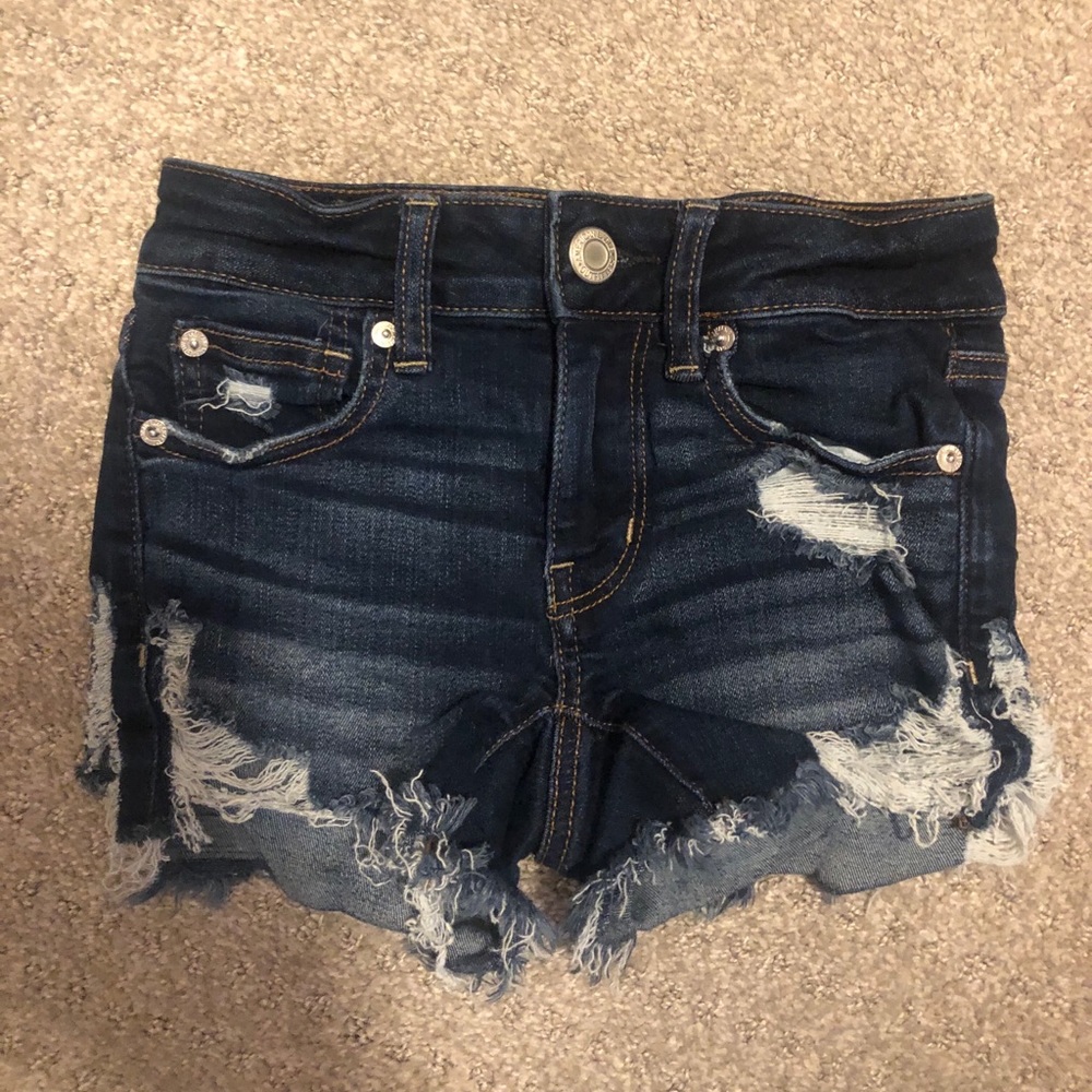 Ripped midi American Eagle shorts